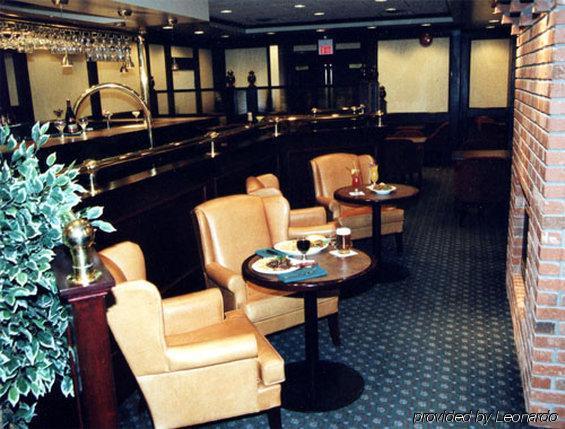 Woodlands Inn & Suites Fort Nelson Restoran foto