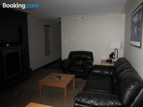 Woodlands Inn & Suites Fort Nelson Bagian luar foto